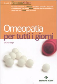  
L'omeopatia  particolarmente adatta per la cura dei disturbi e delle cosiddette malattie funzionali, in cui non c' una lesione profonda degli organi ma un loro funzionamento alterato o incompleto. La medicina di Hahnemann , inoltre, preziosa ed efficace nei processi infiammatori, nelle affezioni allergiche, nei disturbi conseguenti a stress eccessivo e in moltissime altre condizioni comuni della vita quotidiana. La semplicit e la chiarezza delle indicazioni, utili per tutti coloro che si curano abitualmente con l'omeopatia, costituiscono il punto di forza del libro, che si consulta con grande facilit. Le voci sono infatti ordinate alfabeticamente e riguardano tutti i disturbi pi comuni. 